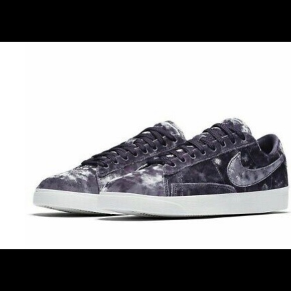 nike velvet trainers